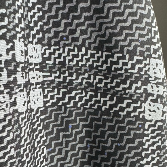 Peters & Ashley Liquid Silk Black Geometric Long Sleeve Vintage Blouse Size 14 - Picture 4 of 10